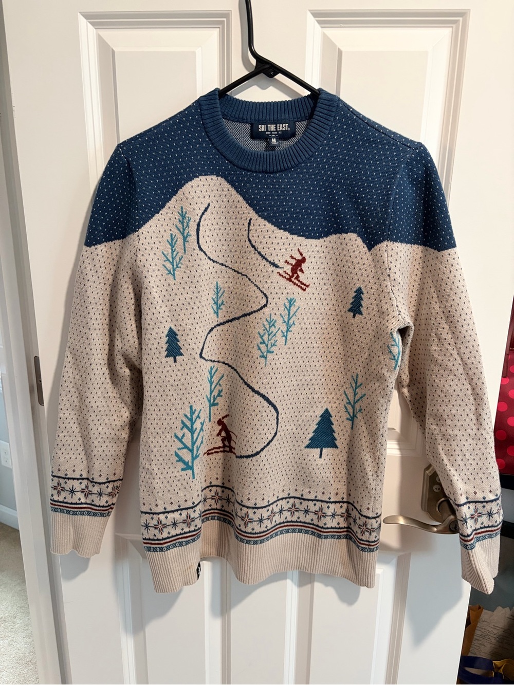Ski Scene Crewneck Sweater in Beige and Blue